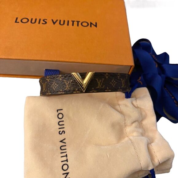 Louis Vuitton Essential V Bracelet Size 19 Brown Monogram Canvas Leather NEW - Picture 2 of 7